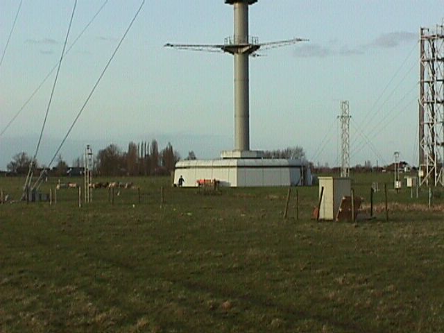 Cabauw tower with CABW antenna mast.jpg